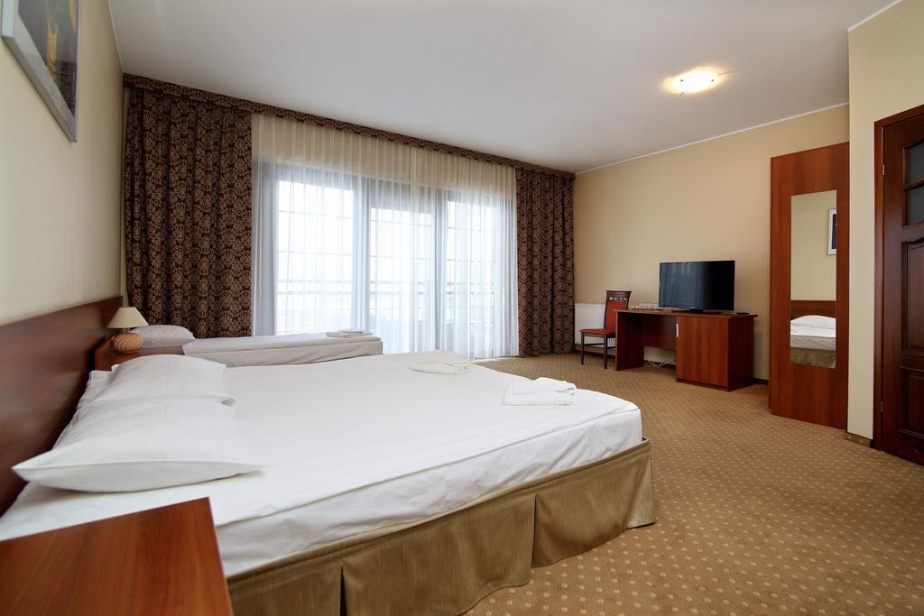 Amadeus Motel Lomza Ruang foto
