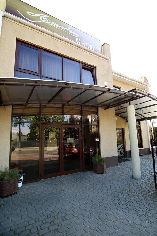 Amadeus Motel Lomza Bagian luar foto