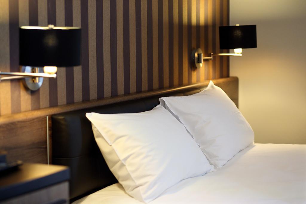 Amadeus Motel Lomza Bagian luar foto